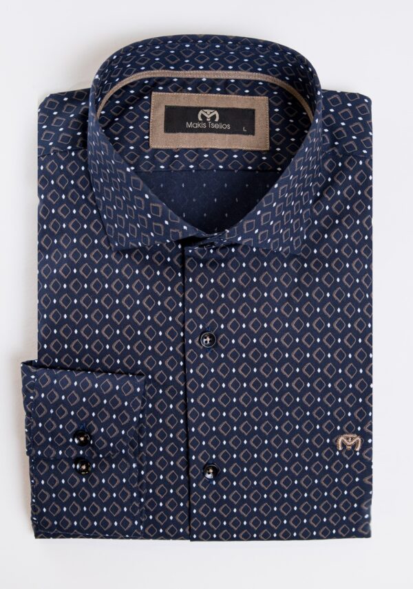 Πουκάμισο Μπλε Με Ρόμβους, ΜAKIS TSELIOS