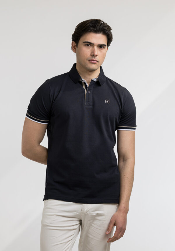 &Mu;&pi;&lambda;&omicron;ύ&zeta;&alpha; &Pi;ό&lambda;&omicron; &Mu;&pi;&lambda;&epsilon;, POLO CLUB