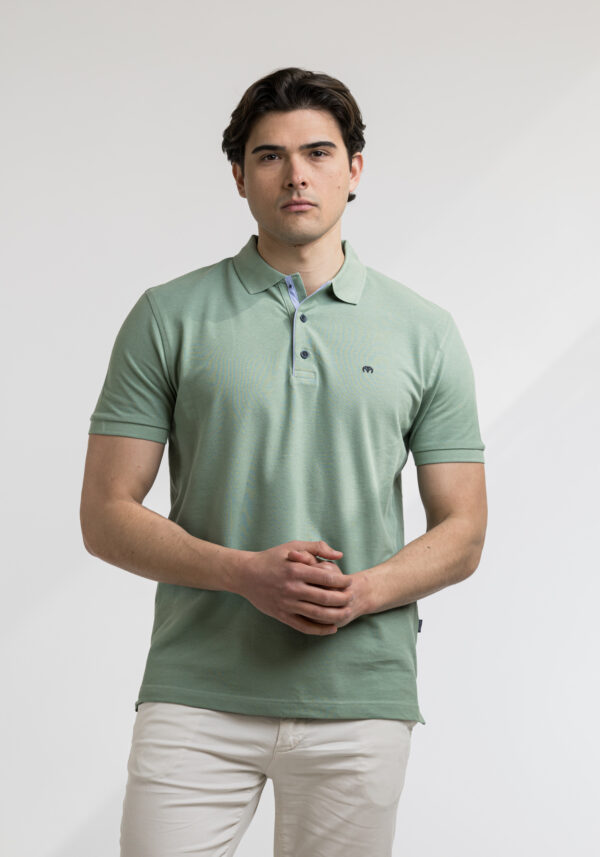 &Mu;&pi;&lambda;&omicron;ύ&zeta;&alpha; &Pi;ό&lambda;&omicron; &Mu;έ&nu;&tau;&alpha; &Kappa;/&Mu;, MAKIS TSELIOS