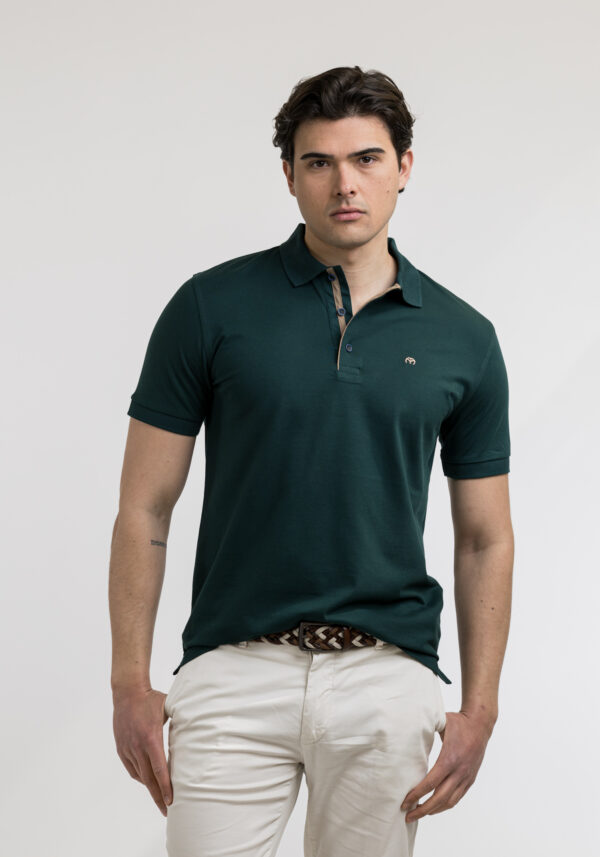 &Mu;&pi;&lambda;&omicron;ύ&zeta;&alpha; &Pi;ό&lambda;&omicron; &Kappa;&upsilon;&pi;&alpha;&rho;&iota;&sigma;&sigma;ί &Kappa;/&Mu;, MAKIS TSELIOS