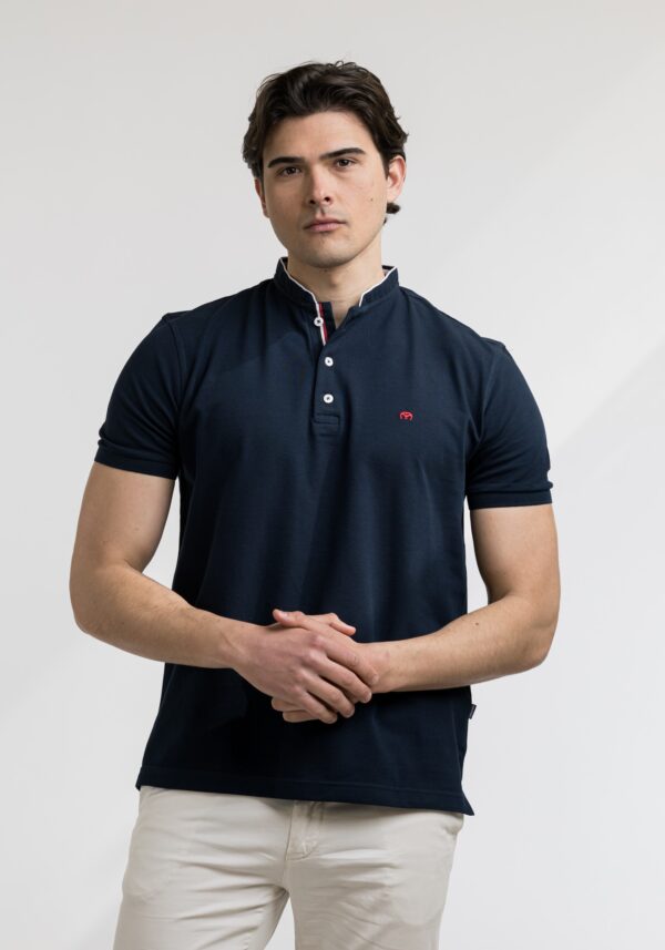 &Mu;&pi;&lambda;&omicron;ύ&zeta;&alpha; &Pi;ό&lambda;&omicron; &Mu;ά&omicron; &Mu;&pi;&lambda;&epsilon;ί &Kappa;/&Mu;, MAKIS TSELIOS