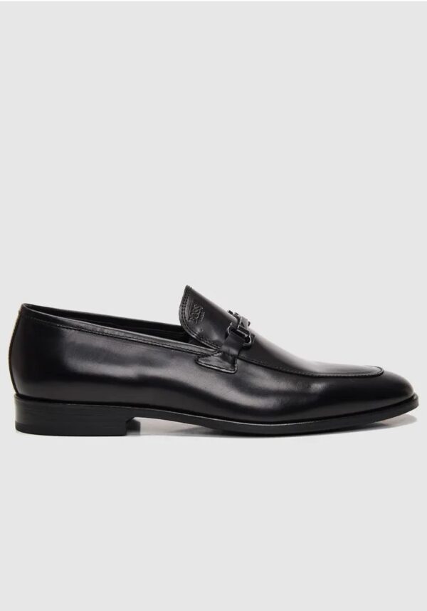 &Pi;&alpha;&pi;&omicron;ύ&tau;&sigma;&iota; &Mu;&omicron;&kappa;&alpha;&sigma;ί&nu;&iota; &Mu;&alpha;ύ&rho;&omicron;, BOSS SHOES